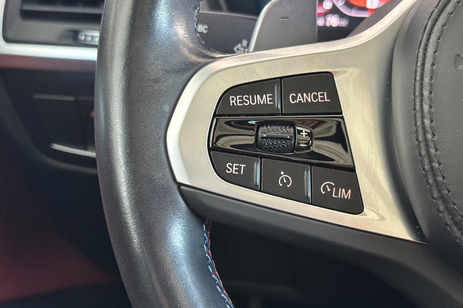 Certified 2024 BMW X4 M40i w/ Premium Package AWD/4WD image 32