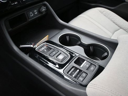 Certified 2023 Honda Pilot LX image 5