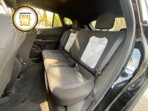 Used 2024 Chevrolet Trax RS w/ Sunroof Package image 11