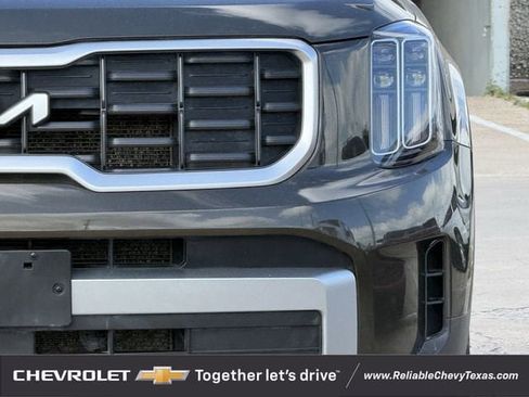 Used 2023 Kia Telluride S FWD image 4