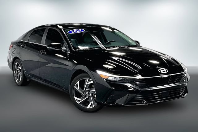 Used 2025 Hyundai Elantra Limited FWD image 1