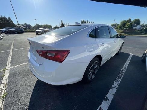 Used 2024 Chevrolet Malibu LT FWD image 13