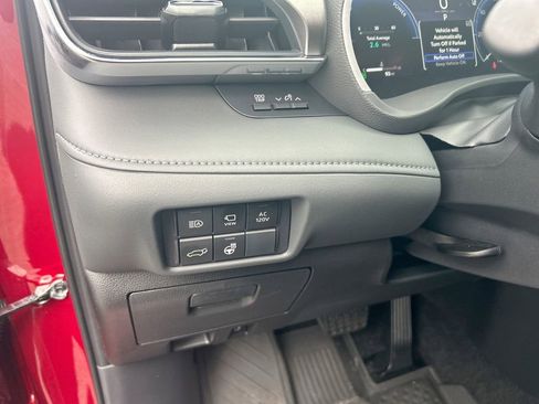 Used 2026 Toyota Highlander Limited AWD/4WD image 34