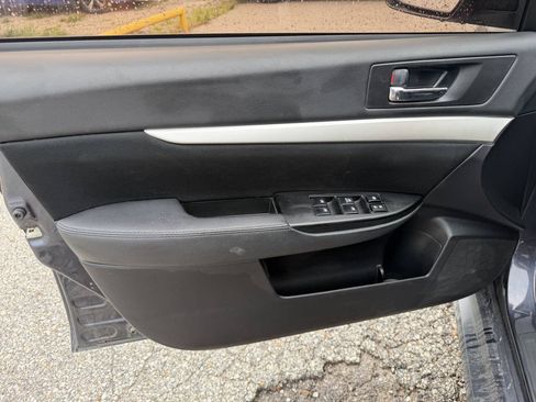 Used 2013 Subaru Legacy 2.5i Premium w/ All-Weather Pkg AWD/4WD image 13