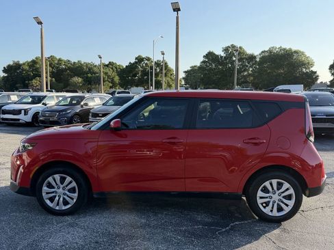 Certified 2023 Kia Soul LX FWD image 7