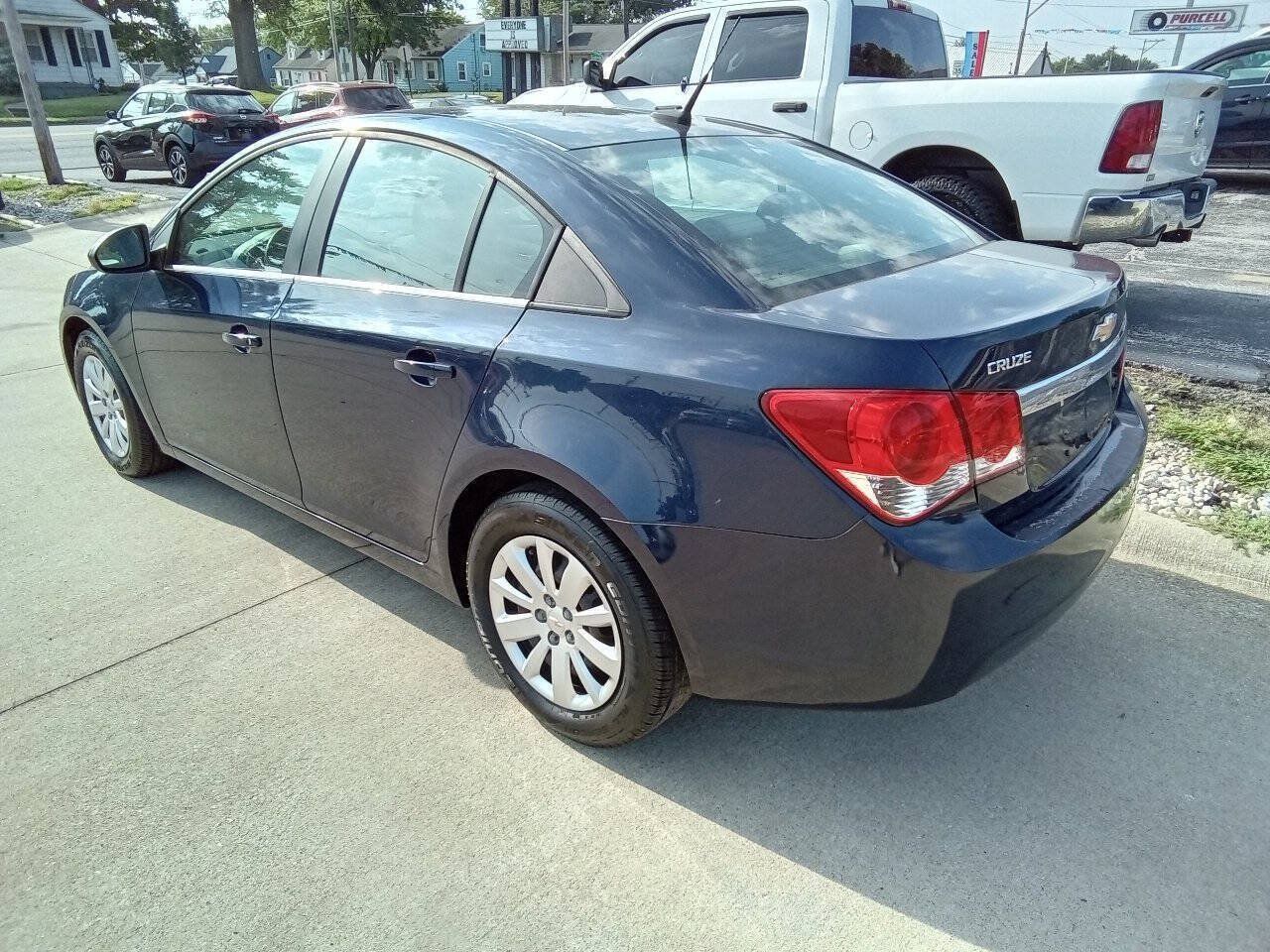 Used 2011 Chevrolet Cruze LT FWD image 8