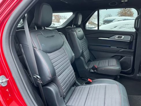 Used 2025 Ford Explorer ST-Line w/ Premium Package image 25