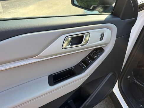 New 2026 Ford Explorer Active w/ Active Comfort Package RWD image 13