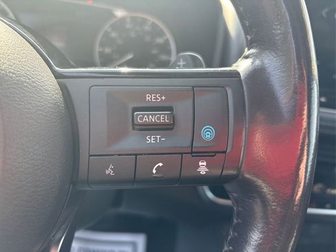 Used 2023 Nissan Rogue SL w/ SL Premium Package image 31