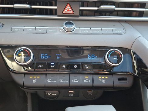 Certified 2025 Hyundai Elantra SEL FWD image 16