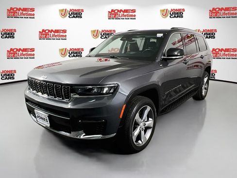 Used 2022 Jeep Grand Cherokee L Limited AWD/4WD image 15
