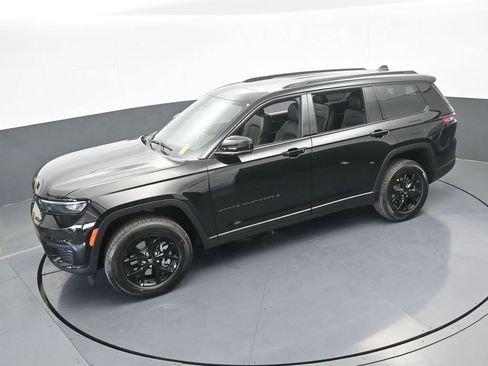 New 2025 Jeep Grand Cherokee L Altitude image 40
