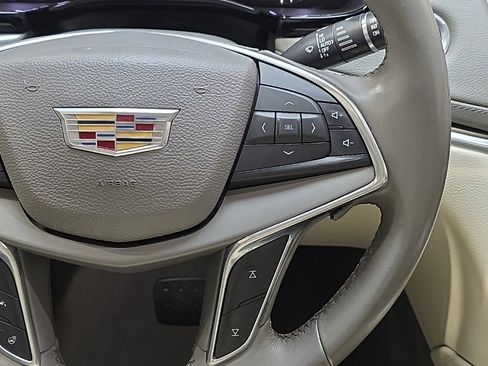 Used 2017 Cadillac XT5 Luxury w/ Driver Awareness Package image 16