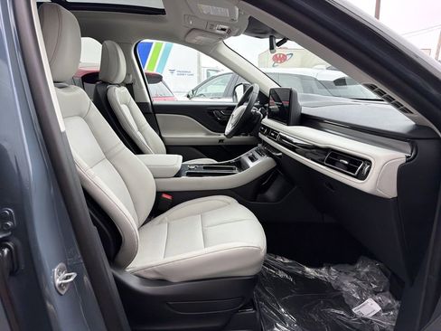 New 2026 Lincoln Aviator AWD image 7