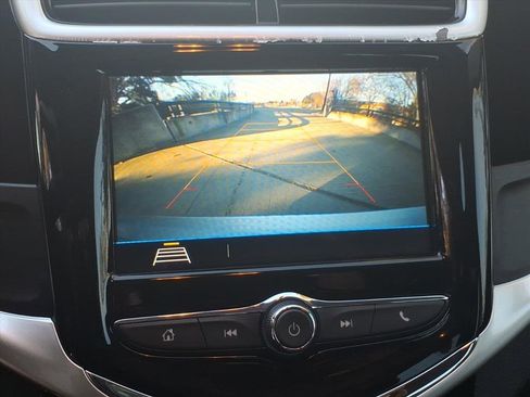 Used 2018 Chevrolet Sonic LT image 10