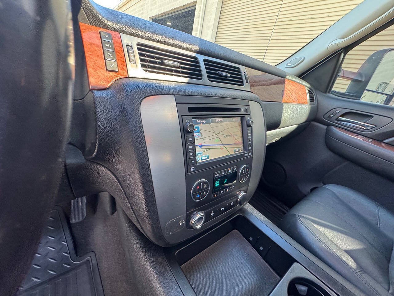 Used 2007 GMC Sierra 3500 SLT w/ Entertainment Package AWD/4WD image 33