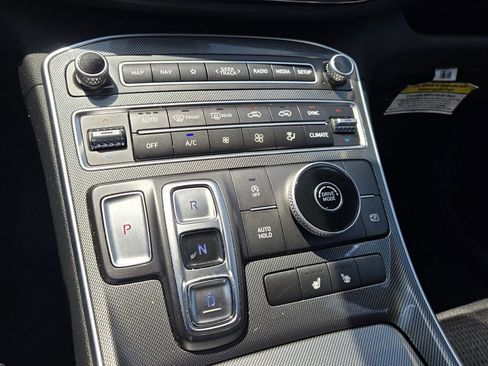 Certified 2023 Hyundai Santa Fe SEL image 17