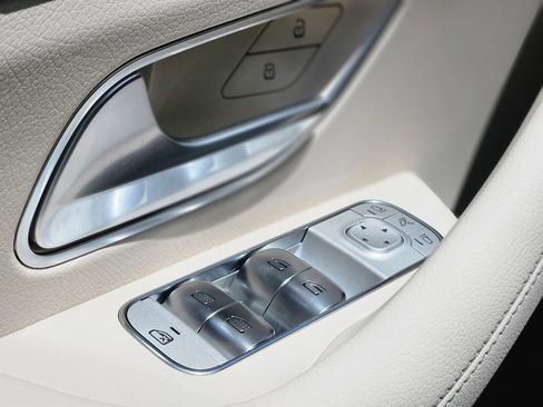Certified 2025 Mercedes-Benz GLS 450 4MATIC image 16