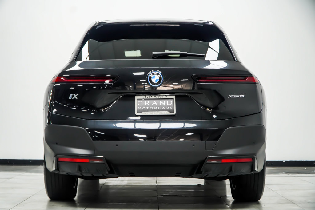 Used 2023 BMW iX xDrive50 AWD/4WD image 15