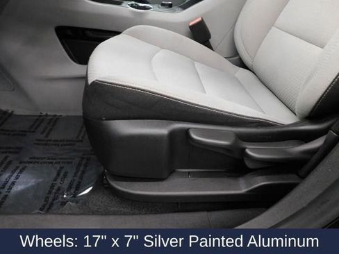 Used 2024 GMC Terrain SLE image 25