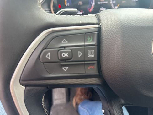 Used 2024 Jeep Grand Cherokee L Altitude image 19