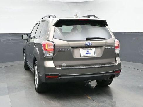 Used 2018 Subaru Forester 2.5i Touring AWD/4WD image 8