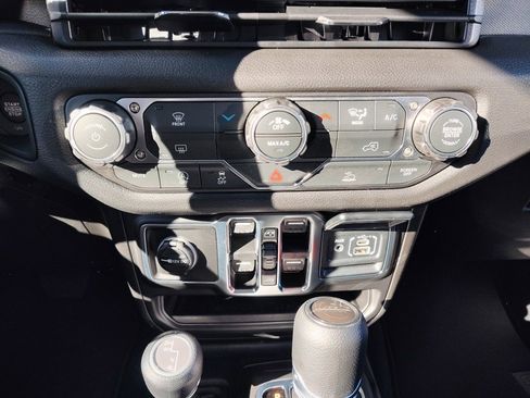 New 2026 Jeep Gladiator Sport image 19