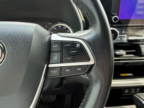 Used 2023 Toyota Highlander XSE FWD image 29