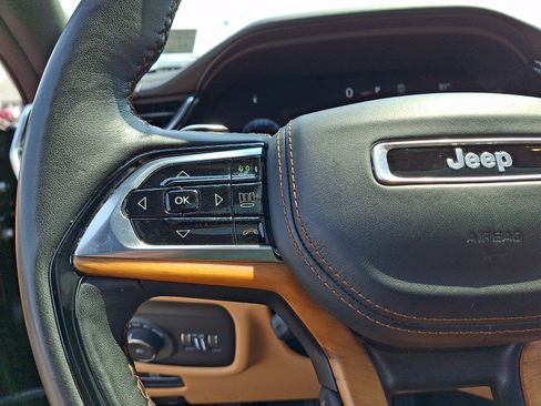 Used 2025 Jeep Grand Cherokee L Summit AWD/4WD image 23