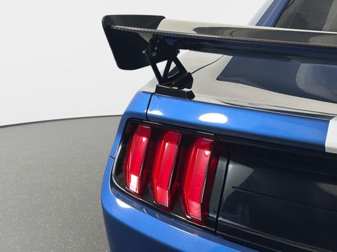 Used 2021 Ford Mustang Shelby GT500 w/ Technology Package RWD image 7