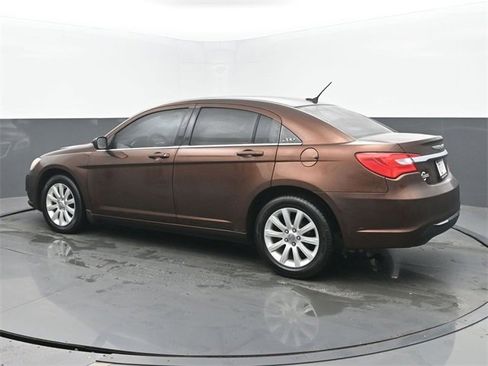 Used 2012 Chrysler 200 Touring image 3