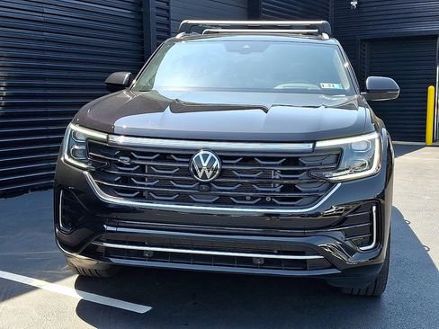 Used 2025 Volkswagen Atlas Cross Sport SEL Premium R-Line AWD/4WD image 10