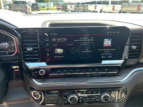 Used 2024 GMC Sierra 1500 SLT w/ SLT Premium Plus Package image 9