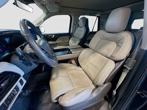 Used 2022 Lincoln Navigator Reserve AWD/4WD image 18