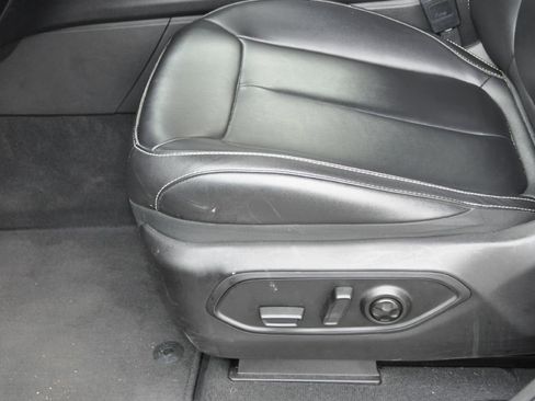 Used 2024 Jeep Grand Cherokee Limited image 7