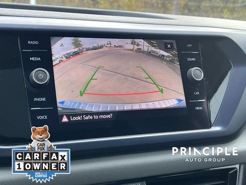 Used 2022 Volkswagen Taos SE w/ Panoramic Sunroof Package image 23