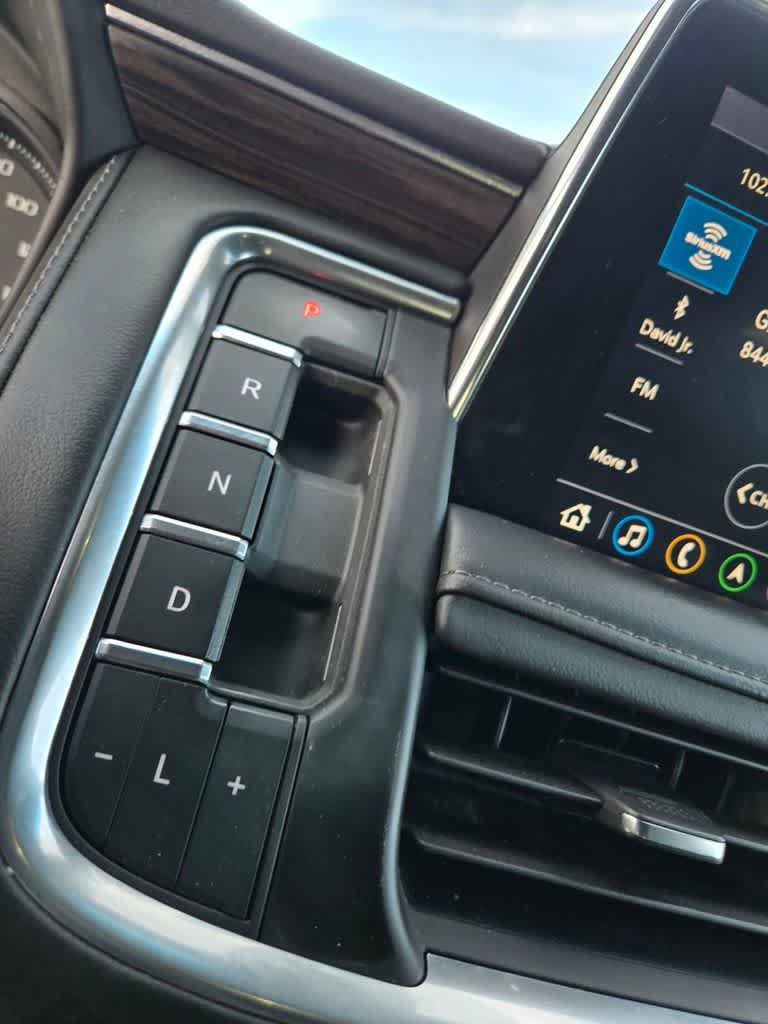 Used 2021 Chevrolet Tahoe Z71 w/ Luxury Package AWD/4WD image 14