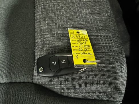 Used 2024 Ford F250 XLT AWD/4WD image 40