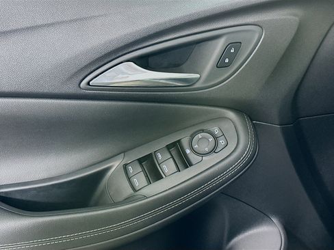 Used 2025 Buick Encore GX Preferred image 15