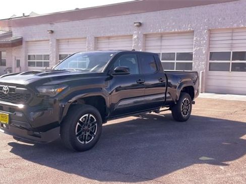 Used 2024 Toyota Tacoma TRD Sport image 5
