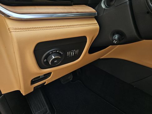 New 2026 Jeep Grand Cherokee L Summit AWD/4WD image 16