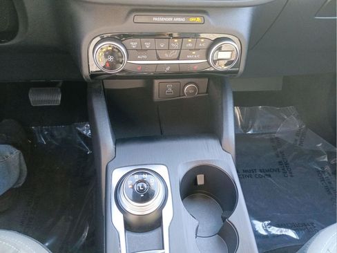 Certified 2021 Ford Escape SE w/ Cold Weather Package image 18