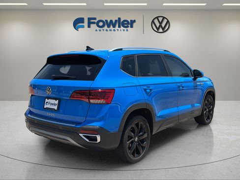 Used 2022 Volkswagen Taos SE FWD image 7