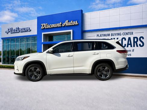 Used 2019 Toyota Highlander Limited Platinum FWD image 4