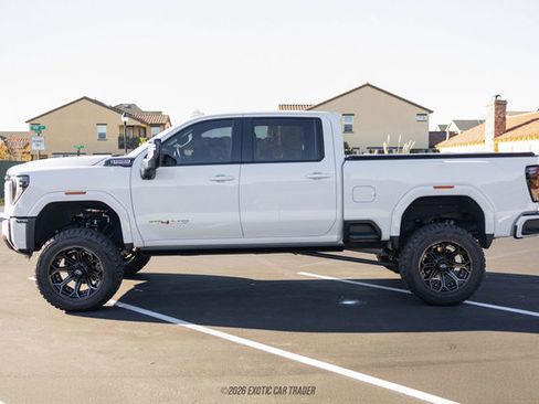 Used 2024 GMC Sierra 2500 AT4 w/ AT4 Premium Plus Package image 3