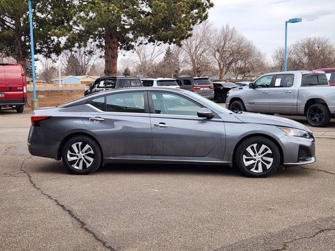 Used 2023 Nissan Altima 2.5 S image 2