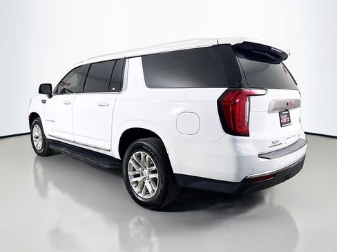 Used 2022 GMC Yukon XL SLT w/ SLT Premium Package image 7