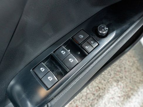 Used 2019 Toyota Camry XLE image 14