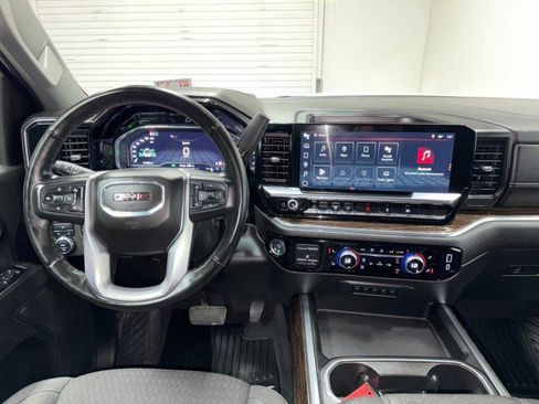 Used 2025 GMC Sierra 3500 SLE w/ SLE Convenience Package AWD/4WD image 14