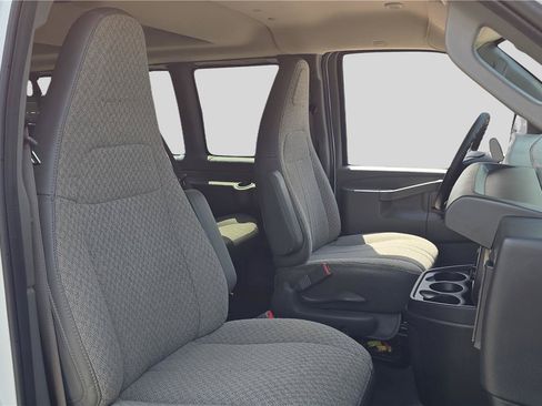 Used 2025 Chevrolet Express 3500 LT w/ LT Preferred Equipment Group RWD image 14